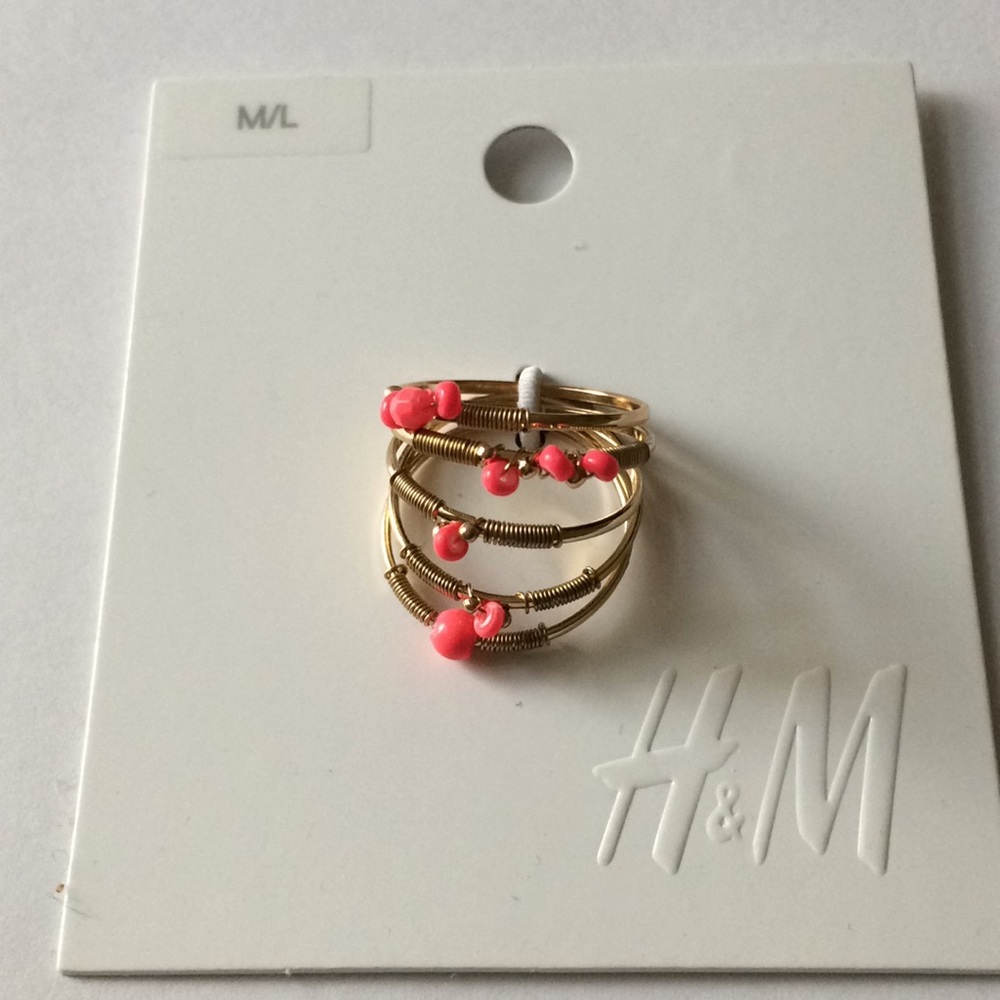 H&M Unique set of 5 rings Pink and goldtone M/L